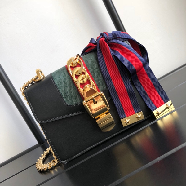 グッチバッグ正面デザイン